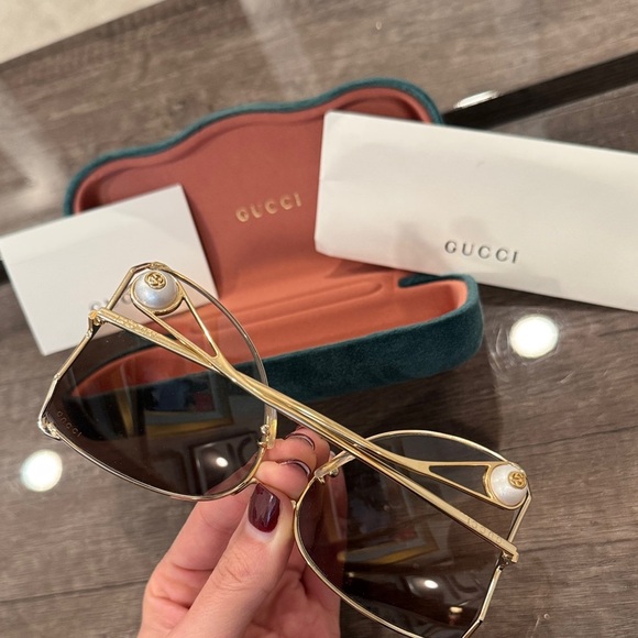 Gucci Gold Sunglasses with Gradient Brown Lenses - Picture 10 of 11